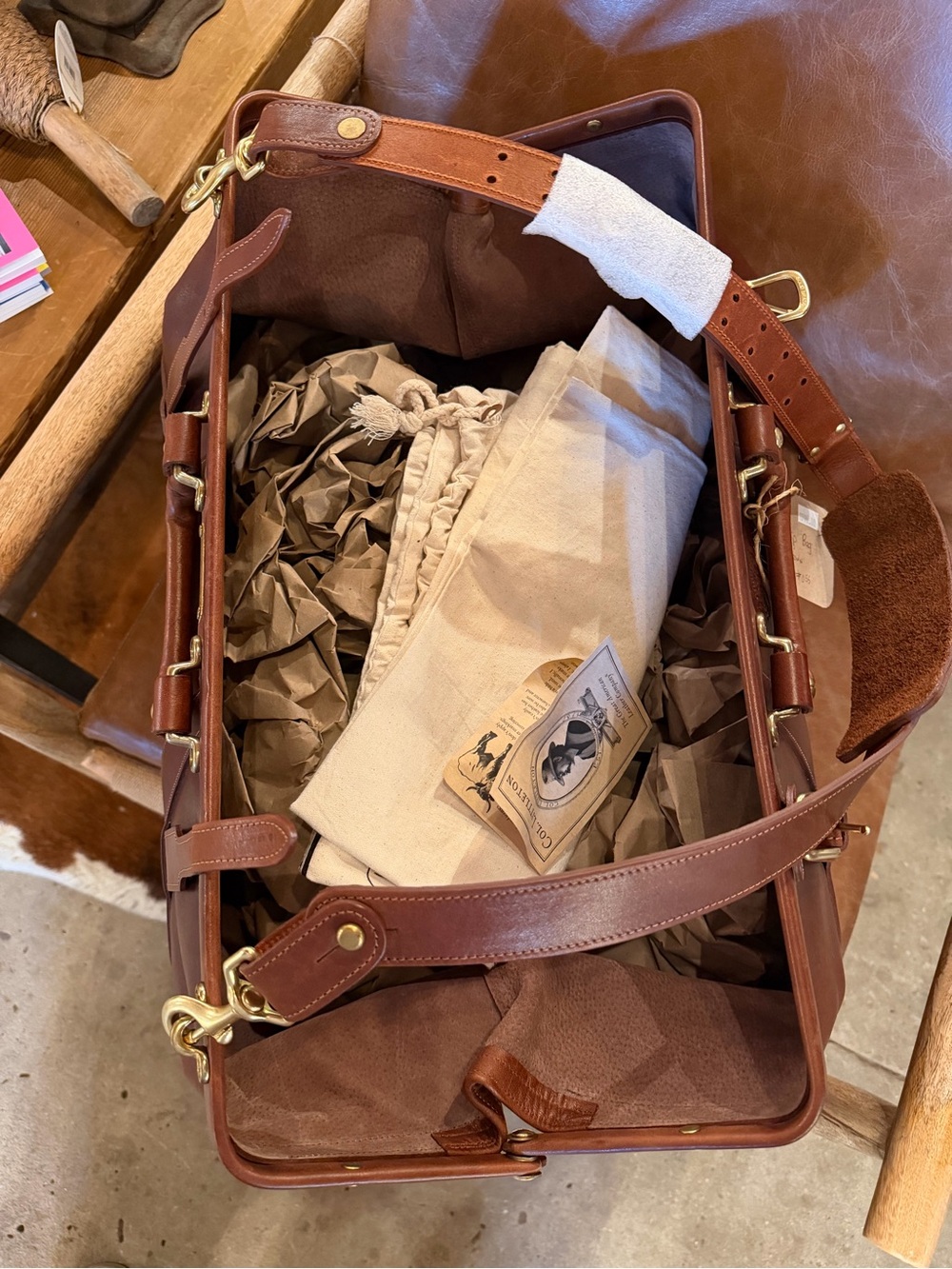 Classic Brown Leather Duffel Bag for Men — No5 Grip Bag Colonel Littleton - Picture 13 of 13